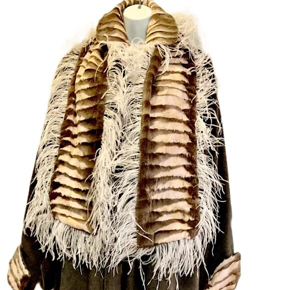 Fendi Reversible Coat - Cashmere , Squirrel neck fur , w/Ostrich Feather Scarf. - Picture 2 of 14